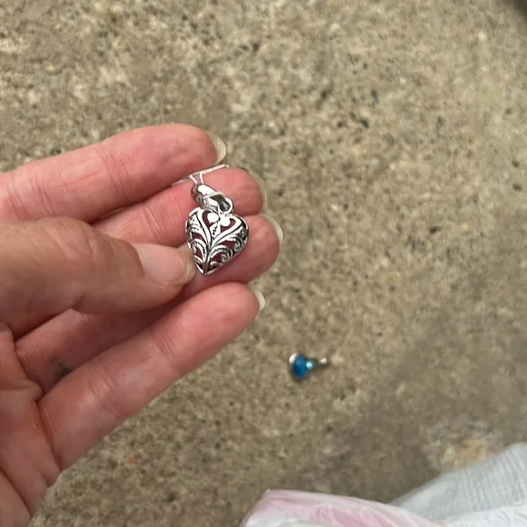 2 Lia Sophia necklace pendants - Picture 7 of 11